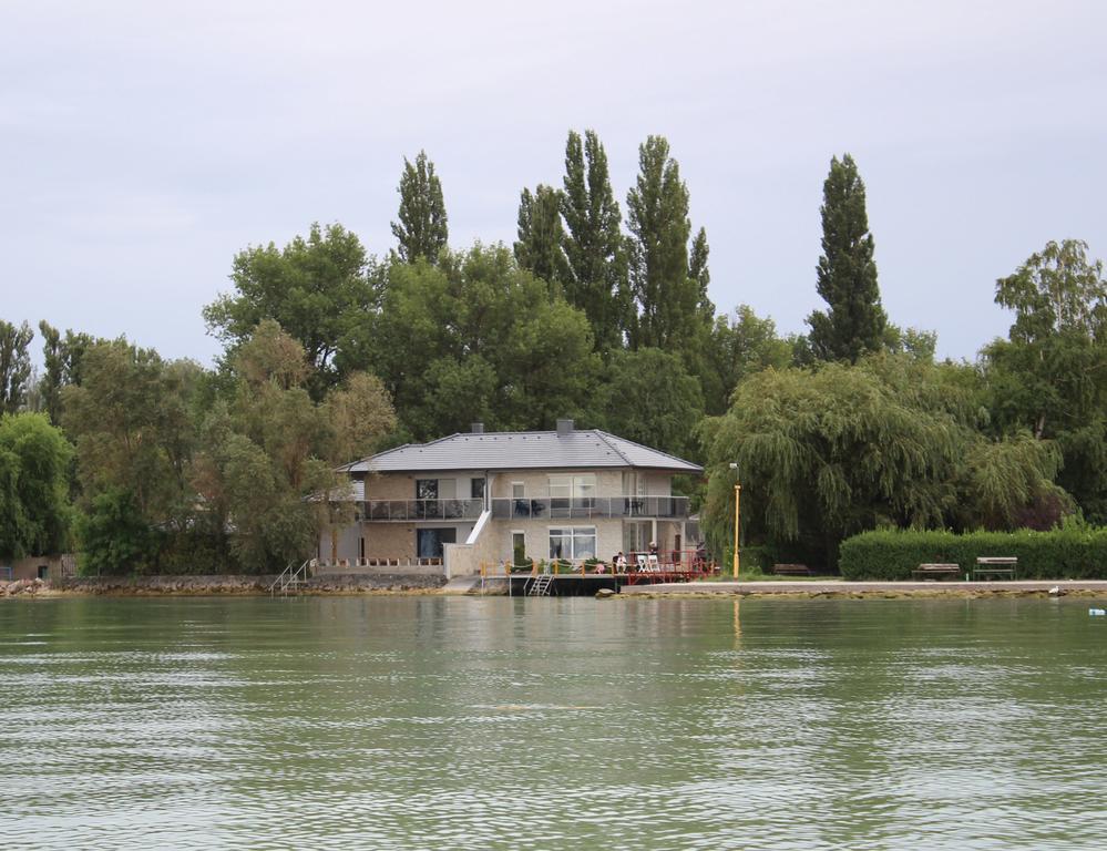 Parton Villa Apartments Fonyód Szoba fotó